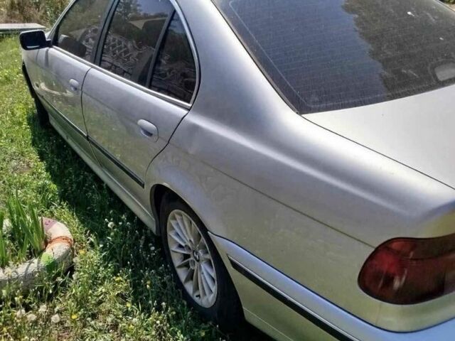 Серый БМВ 5 Серия, объемом двигателя 2.5 л и пробегом 300 тыс. км за 1450 $, фото 2 на Automoto.ua