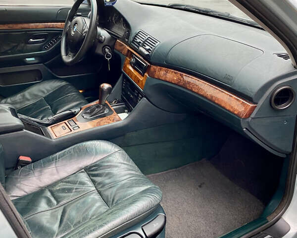 Сірий БМВ 5 Серія, об'ємом двигуна 2.49 л та пробігом 210 тис. км за 4000 $, фото 23 на Automoto.ua