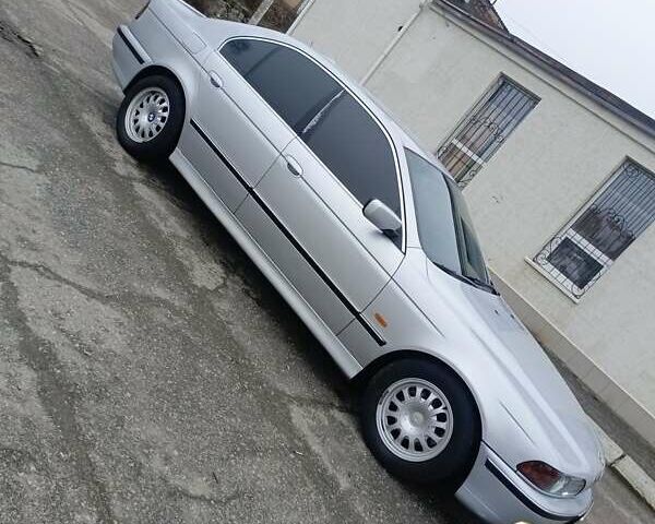 Сірий БМВ 5 Серія, об'ємом двигуна 3 л та пробігом 500 тис. км за 5100 $, фото 1 на Automoto.ua