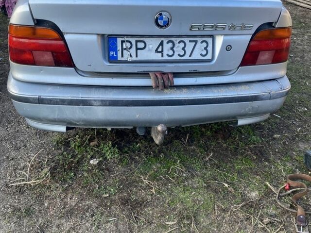 Серый БМВ 5 Серия, объемом двигателя 2.5 л и пробегом 350 тыс. км за 1500 $, фото 1 на Automoto.ua