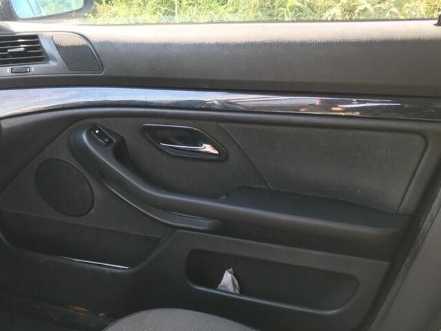 Серый БМВ 5 Серия, объемом двигателя 2 л и пробегом 363 тыс. км за 3900 $, фото 4 на Automoto.ua