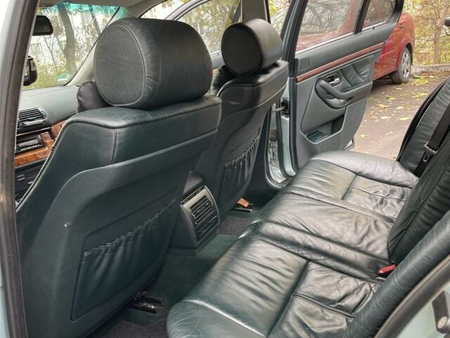 Серый БМВ 5 Серия, объемом двигателя 2.5 л и пробегом 230 тыс. км за 4050 $, фото 20 на Automoto.ua