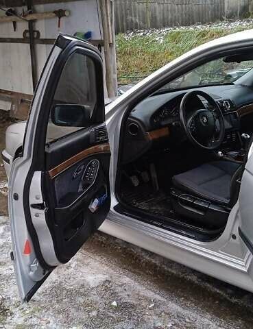 Серый БМВ 5 Серия, объемом двигателя 2.5 л и пробегом 150 тыс. км за 4300 $, фото 1 на Automoto.ua