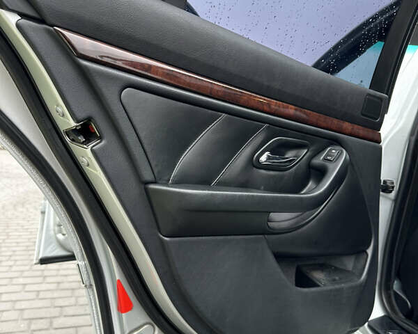 Сірий БМВ 5 Серія, об'ємом двигуна 2.93 л та пробігом 350 тис. км за 6200 $, фото 15 на Automoto.ua