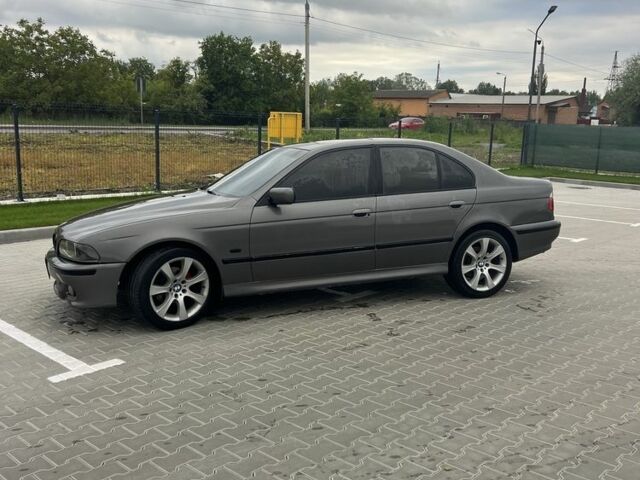 Серый БМВ 5 Серия, объемом двигателя 2.9 л и пробегом 400 тыс. км за 4200 $, фото 2 на Automoto.ua