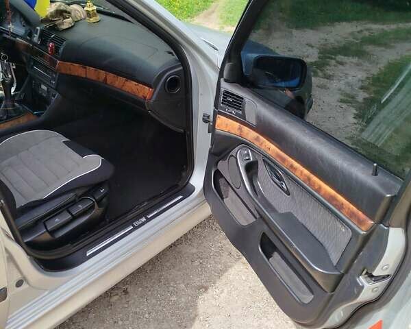 Сірий БМВ 5 Серія, об'ємом двигуна 2.5 л та пробігом 390 тис. км за 3850 $, фото 7 на Automoto.ua