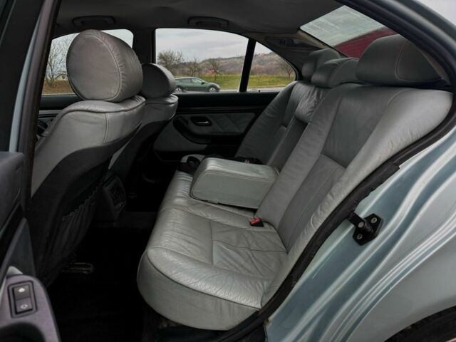 Серый БМВ 5 Серия, объемом двигателя 2 л и пробегом 247 тыс. км за 3600 $, фото 21 на Automoto.ua