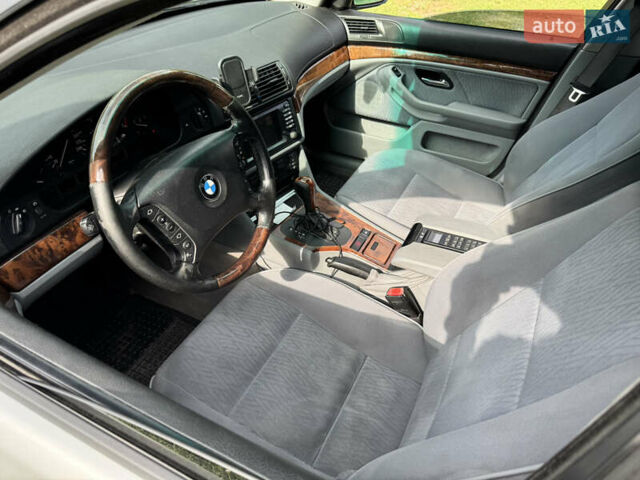 Серый БМВ 5 Серия, объемом двигателя 3.5 л и пробегом 356 тыс. км за 5000 $, фото 9 на Automoto.ua