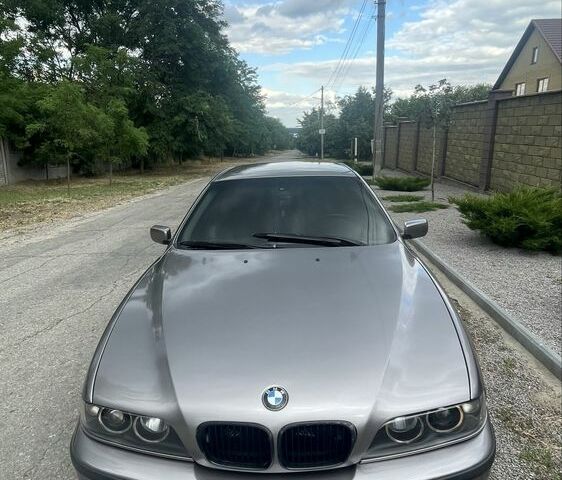 Серый БМВ 5 Серия, объемом двигателя 2 л и пробегом 341 тыс. км за 5800 $, фото 5 на Automoto.ua