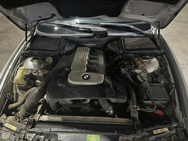 Серый БМВ 5 Серия, объемом двигателя 3 л и пробегом 356 тыс. км за 3800 $, фото 2 на Automoto.ua