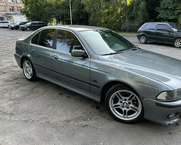 Серый БМВ 5 Серия, объемом двигателя 3 л и пробегом 458 тыс. км за 5000 $, фото 5 на Automoto.ua