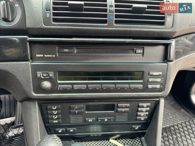 Сірий БМВ 5 Серія, об'ємом двигуна 2 л та пробігом 583 тис. км за 2999 $, фото 32 на Automoto.ua