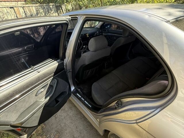 Серый БМВ 5 Серия, объемом двигателя 2.5 л и пробегом 400 тыс. км за 3650 $, фото 6 на Automoto.ua