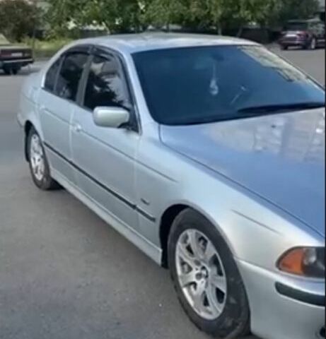 Серый БМВ 5 Серия, объемом двигателя 2 л и пробегом 330 тыс. км за 5500 $, фото 2 на Automoto.ua