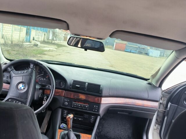 Серый БМВ 5 Серия, объемом двигателя 2.5 л и пробегом 279 тыс. км за 4400 $, фото 4 на Automoto.ua