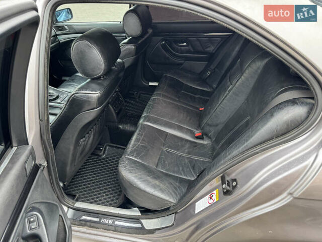 Сірий БМВ 5 Серія, об'ємом двигуна 2 л та пробігом 583 тис. км за 2999 $, фото 28 на Automoto.ua