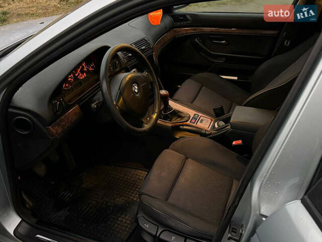 Сірий БМВ 5 Серія, об'ємом двигуна 2.5 л та пробігом 264 тис. км за 6000 $, фото 17 на Automoto.ua