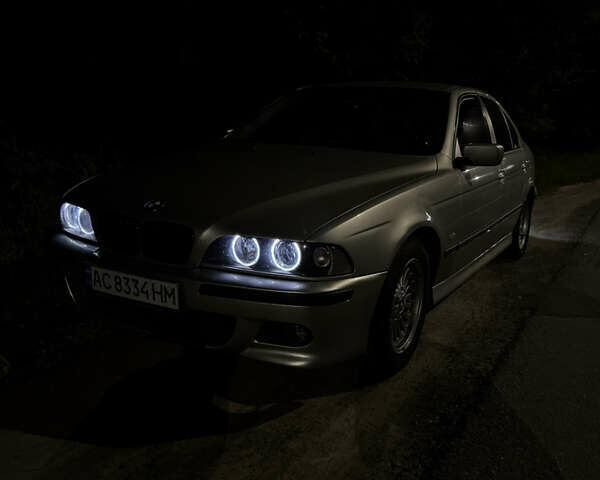 Серый БМВ 5 Серия, объемом двигателя 3.5 л и пробегом 356 тыс. км за 5000 $, фото 12 на Automoto.ua