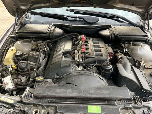 Сірий БМВ 5 Серія, об'ємом двигуна 2 л та пробігом 337 тис. км за 6000 $, фото 10 на Automoto.ua