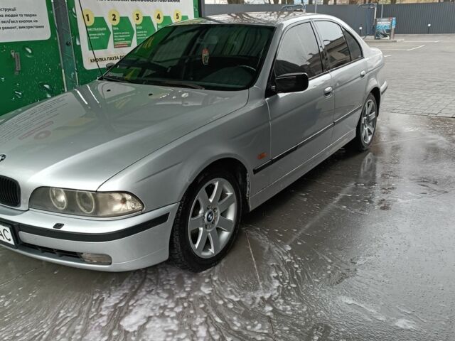 Сірий БМВ 5 Серія, об'ємом двигуна 2.9 л та пробігом 300 тис. км за 4200 $, фото 1 на Automoto.ua