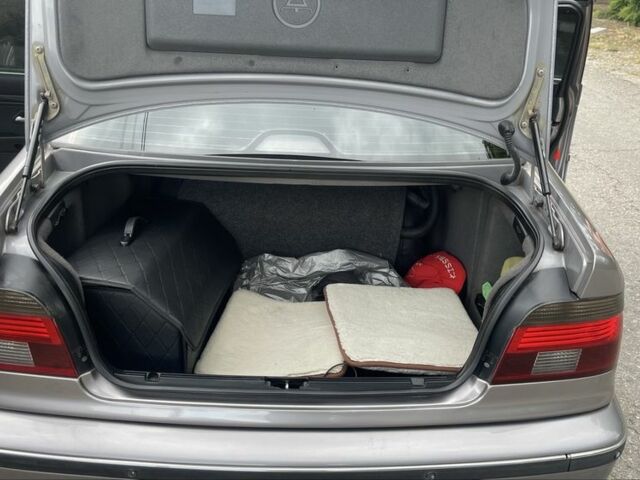 Серый БМВ 5 Серия, объемом двигателя 2 л и пробегом 341 тыс. км за 5800 $, фото 15 на Automoto.ua