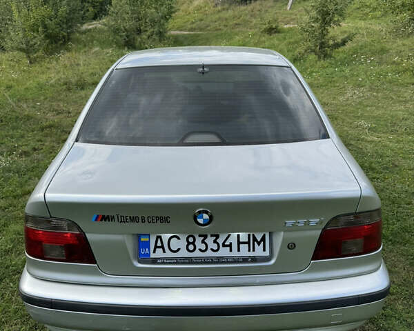 Серый БМВ 5 Серия, объемом двигателя 3.5 л и пробегом 356 тыс. км за 5000 $, фото 3 на Automoto.ua