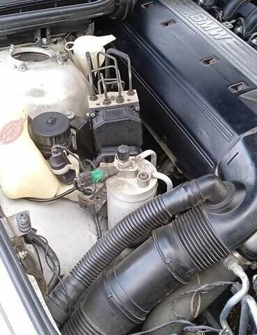 Серый БМВ 5 Серия, объемом двигателя 2.5 л и пробегом 150 тыс. км за 4300 $, фото 5 на Automoto.ua