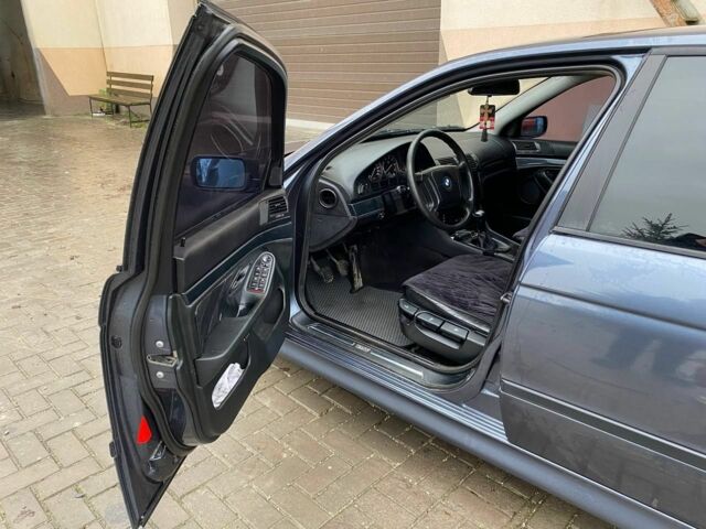 Серый БМВ 5 Серия, объемом двигателя 2.5 л и пробегом 300 тыс. км за 4600 $, фото 6 на Automoto.ua