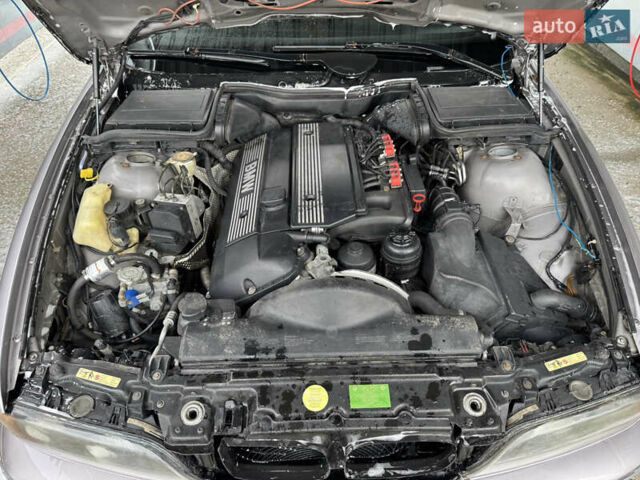 Сірий БМВ 5 Серія, об'ємом двигуна 2 л та пробігом 583 тис. км за 2999 $, фото 20 на Automoto.ua