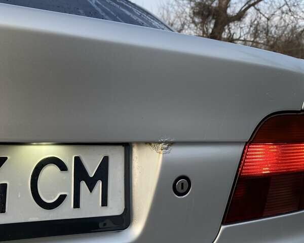 Серый БМВ 5 Серия, объемом двигателя 2 л и пробегом 330 тыс. км за 4200 $, фото 25 на Automoto.ua