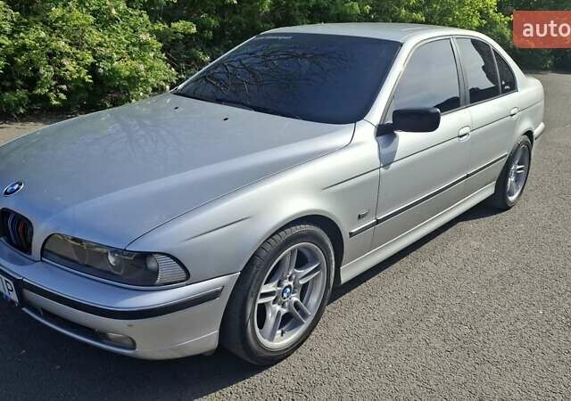 Серый БМВ 5 Серия, объемом двигателя 2.8 л и пробегом 450 тыс. км за 5500 $, фото 2 на Automoto.ua