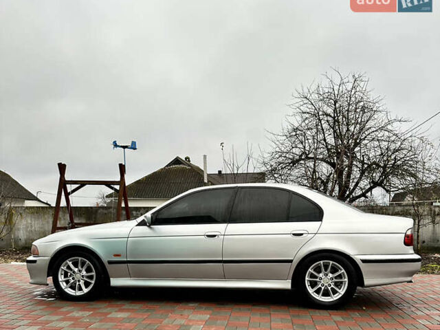 Серый БМВ 5 Серия, объемом двигателя 3 л и пробегом 380 тыс. км за 5000 $, фото 3 на Automoto.ua