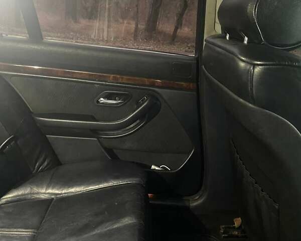 Серый БМВ 5 Серия, объемом двигателя 2 л и пробегом 414 тыс. км за 4000 $, фото 6 на Automoto.ua