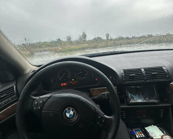 Серый БМВ 5 Серия, объемом двигателя 2.93 л и пробегом 350 тыс. км за 3800 $, фото 1 на Automoto.ua