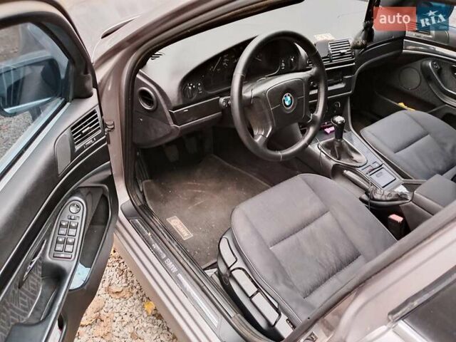 Серый БМВ 5 Серия, объемом двигателя 2 л и пробегом 332 тыс. км за 3500 $, фото 2 на Automoto.ua