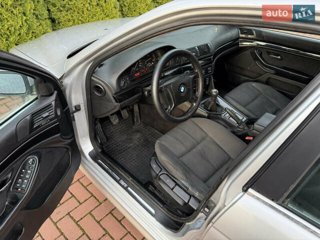 Серый БМВ 5 Серия, объемом двигателя 2.5 л и пробегом 436 тыс. км за 3350 $, фото 13 на Automoto.ua