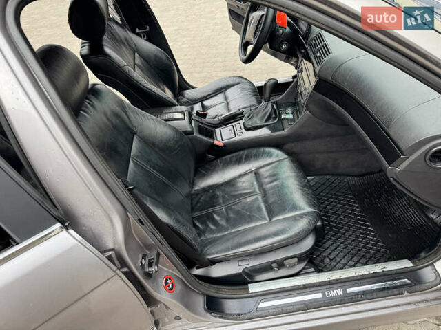 Сірий БМВ 5 Серія, об'ємом двигуна 2 л та пробігом 583 тис. км за 2999 $, фото 30 на Automoto.ua