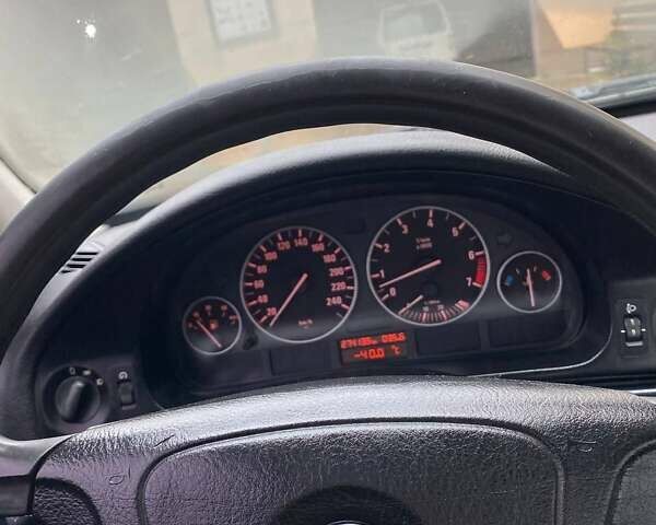 Серый БМВ 5 Серия, объемом двигателя 2.5 л и пробегом 500 тыс. км за 4600 $, фото 32 на Automoto.ua