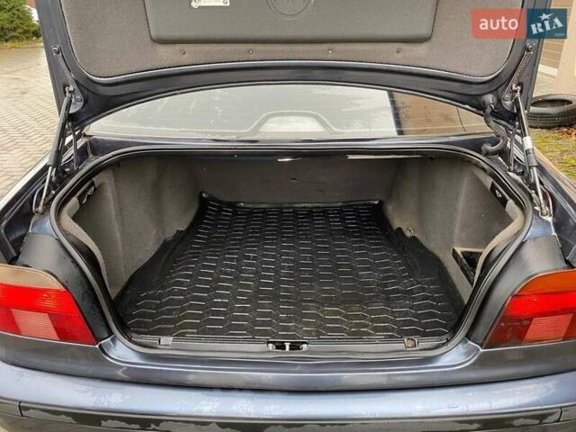 Серый БМВ 5 Серия, объемом двигателя 2.5 л и пробегом 500 тыс. км за 4600 $, фото 29 на Automoto.ua