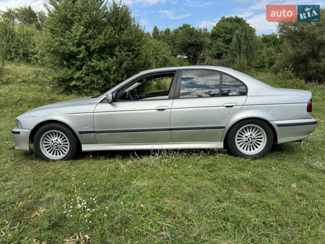 Серый БМВ 5 Серия, объемом двигателя 3.5 л и пробегом 356 тыс. км за 5000 $, фото 5 на Automoto.ua