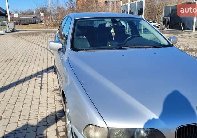 Серый БМВ 5 Серия, объемом двигателя 3 л и пробегом 312 тыс. км за 5600 $, фото 13 на Automoto.ua