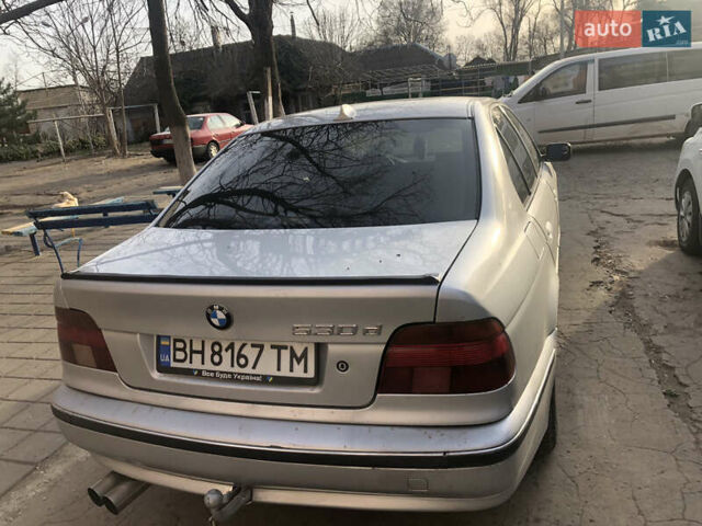 Серый БМВ 5 Серия, объемом двигателя 3 л и пробегом 260 тыс. км за 4500 $, фото 5 на Automoto.ua
