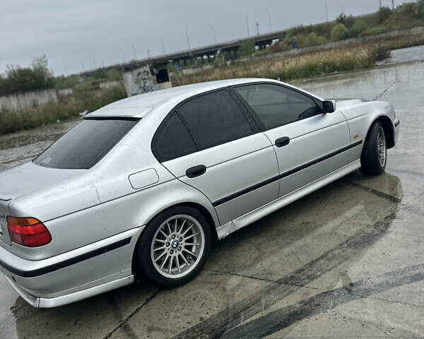 Серый БМВ 5 Серия, объемом двигателя 2.93 л и пробегом 350 тыс. км за 3800 $, фото 7 на Automoto.ua