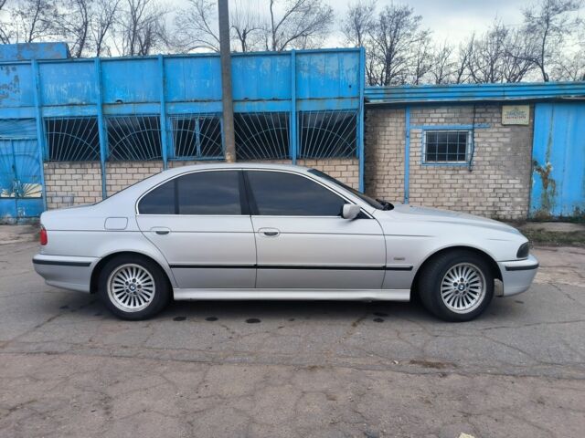 Серый БМВ 5 Серия, объемом двигателя 2.5 л и пробегом 279 тыс. км за 4400 $, фото 2 на Automoto.ua