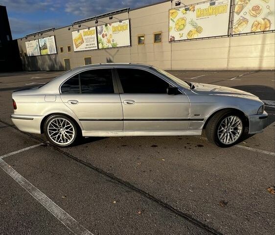 Сірий БМВ 5 Серія, об'ємом двигуна 2.5 л та пробігом 460 тис. км за 4700 $, фото 1 на Automoto.ua