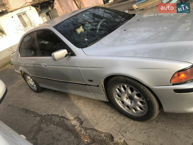 Серый БМВ 5 Серия, объемом двигателя 3 л и пробегом 260 тыс. км за 4500 $, фото 2 на Automoto.ua