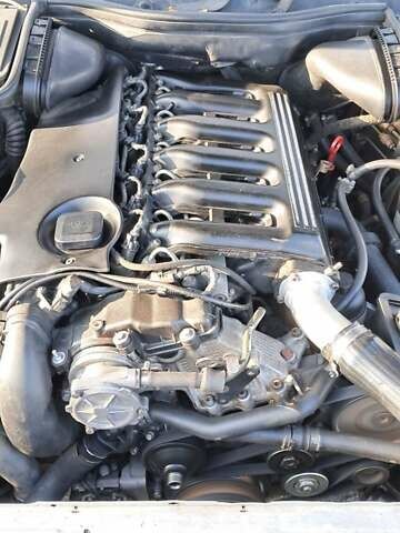 Серый БМВ 5 Серия, объемом двигателя 2.99 л и пробегом 450 тыс. км за 4700 $, фото 7 на Automoto.ua