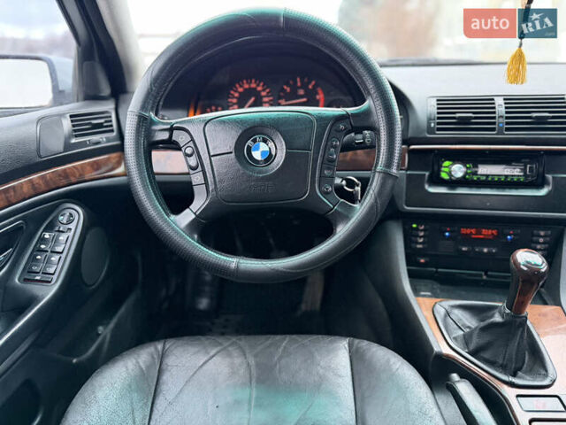 Серый БМВ 5 Серия, объемом двигателя 2 л и пробегом 310 тыс. км за 3999 $, фото 31 на Automoto.ua