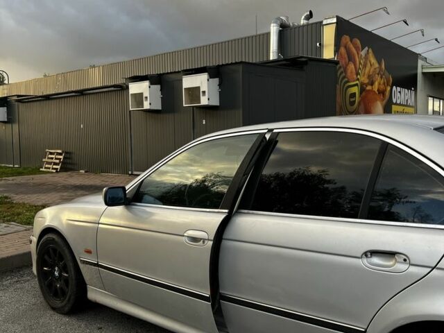 Серый БМВ 5 Серия, объемом двигателя 2.9 л и пробегом 350 тыс. км за 4600 $, фото 5 на Automoto.ua