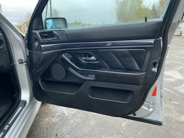 БМВ 5 Серія 2000 у Рокитне на Automoto.ua Сірий БМВ 5 Серія, об'ємом двигуна 3 л та пробігом 300 тис. км за 3850 $, фото 9 на Automoto.ua